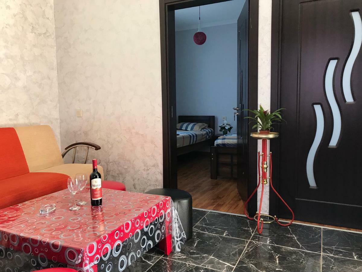 Kobuleti Guest House Chexov 24 קובולטי מראה חיצוני תמונה