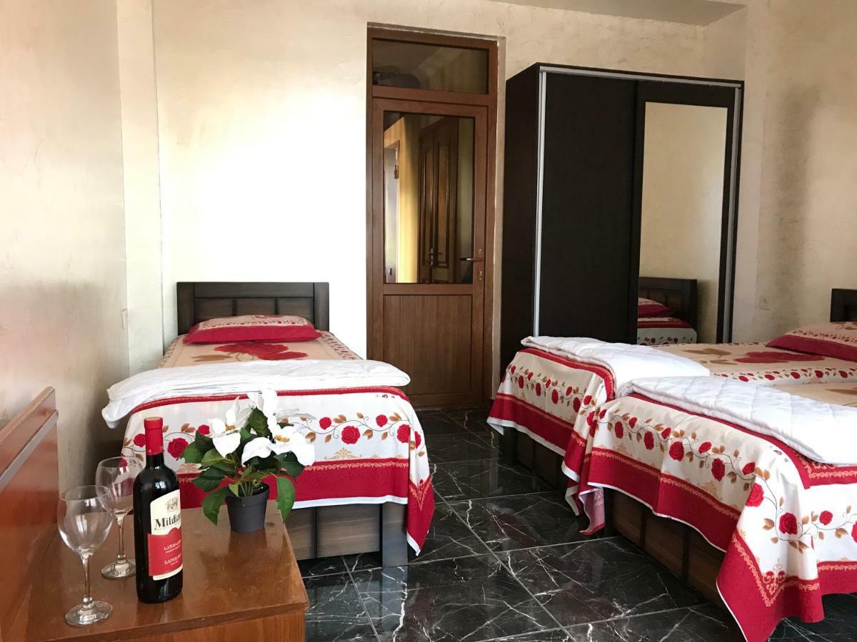 Kobuleti Guest House Chexov 24 קובולטי מראה חיצוני תמונה