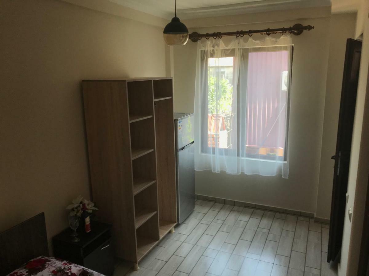 Kobuleti Guest House Chexov 24 קובולטי מראה חיצוני תמונה