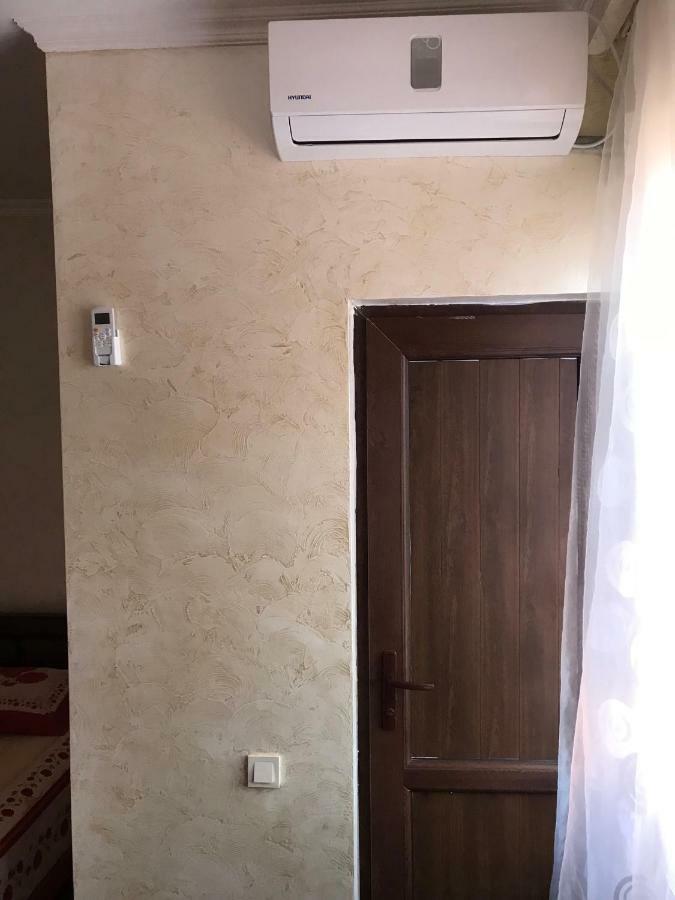 Kobuleti Guest House Chexov 24 קובולטי מראה חיצוני תמונה