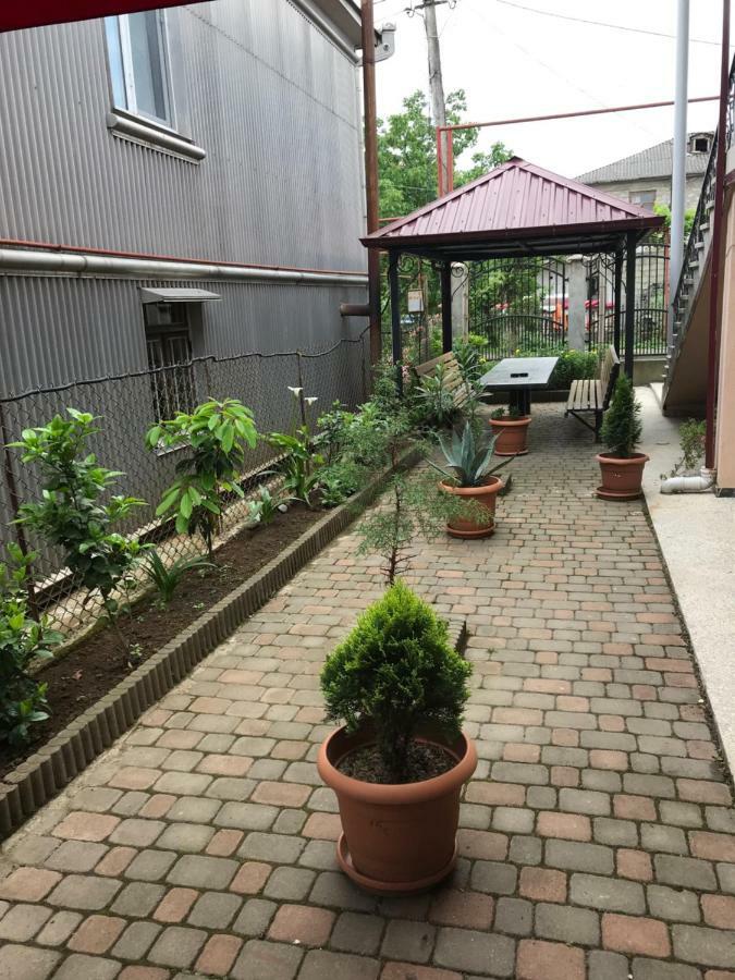Kobuleti Guest House Chexov 24 קובולטי מראה חיצוני תמונה