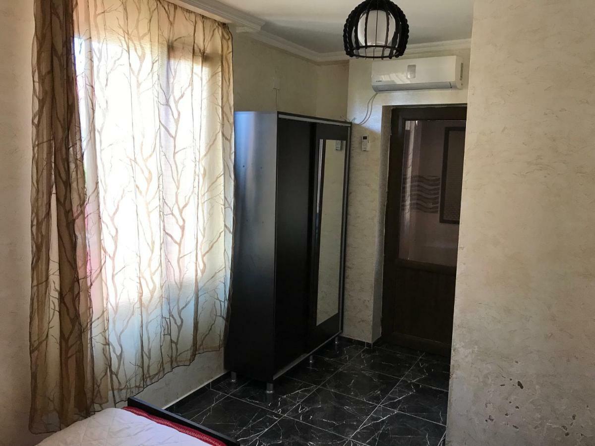 Kobuleti Guest House Chexov 24 קובולטי מראה חיצוני תמונה
