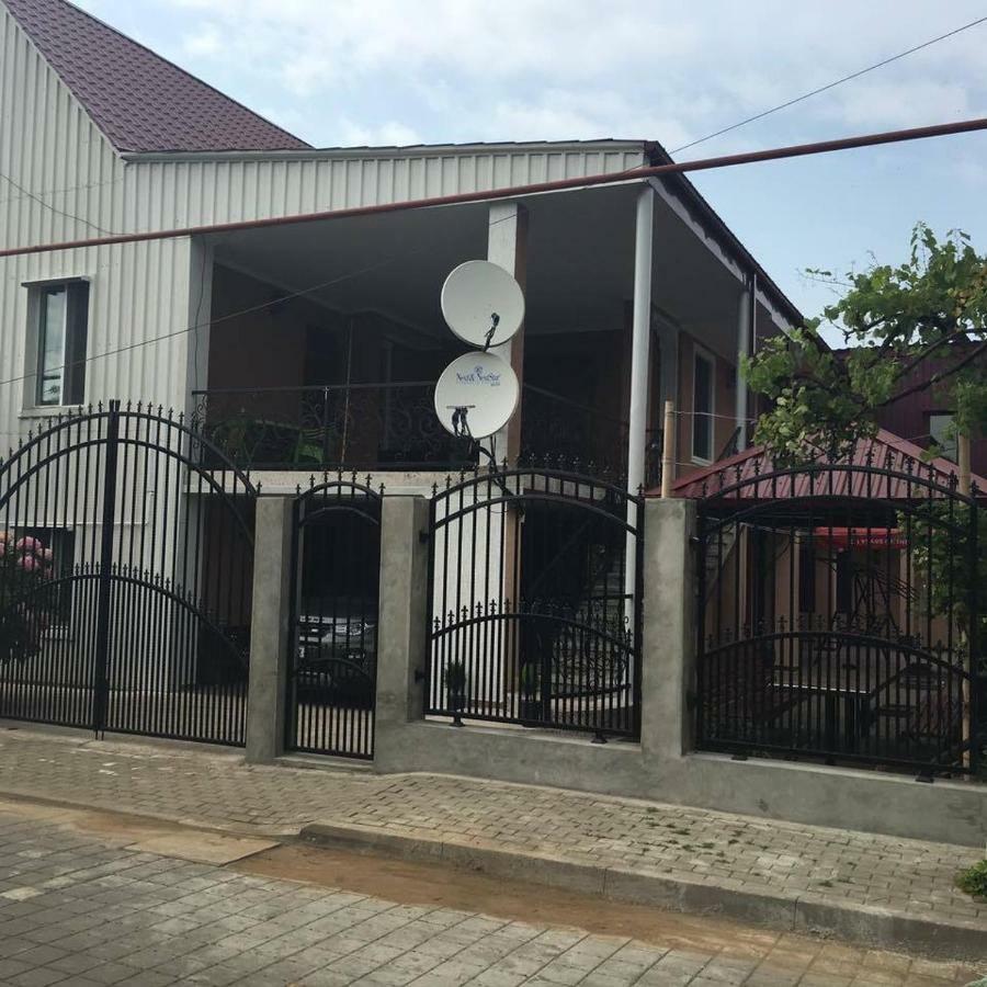 Kobuleti Guest House Chexov 24 קובולטי מראה חיצוני תמונה